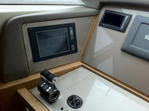 Ferretti 700